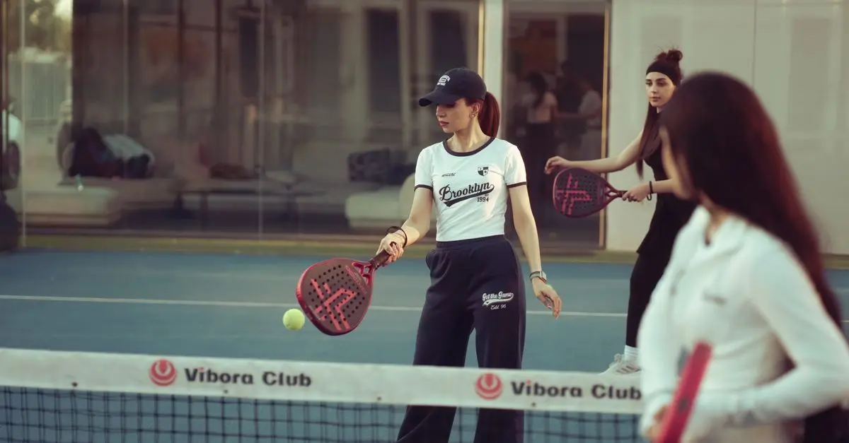 L'Importance de Suivre l'Actu du Padel pour Progresser